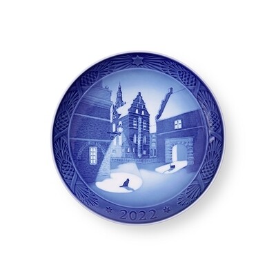 ROYAL COPENHAGEN COLLECTIBLES CHRISTMAS PLATE 2022 - FREDERIKSBORG CASTLE 18 CM ROYAL COPENHAGEN COLLECTIBLES CHRISTMAS PLATE 2022 - FREDERIKSBORG CASTLE 18 CM