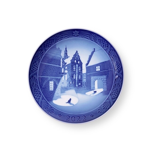 ROYAL COPENHAGEN COLLECTIBLES CHRISTMAS PLATE 2022 - FREDERIKSBORG CASTLE 18 CM ROYAL COPENHAGEN COLLECTIBLES CHRISTMAS PLATE 2022 - FREDERIKSBORG CASTLE 18 CM
