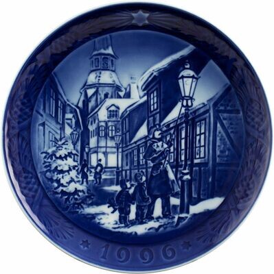 Royal Copenhagen 1996 Christmas Plate / Piatto Natale 1996 Royal Copenhagen 1996 Christmas Plate / Piatto Natale 1996 "The street lamps"
