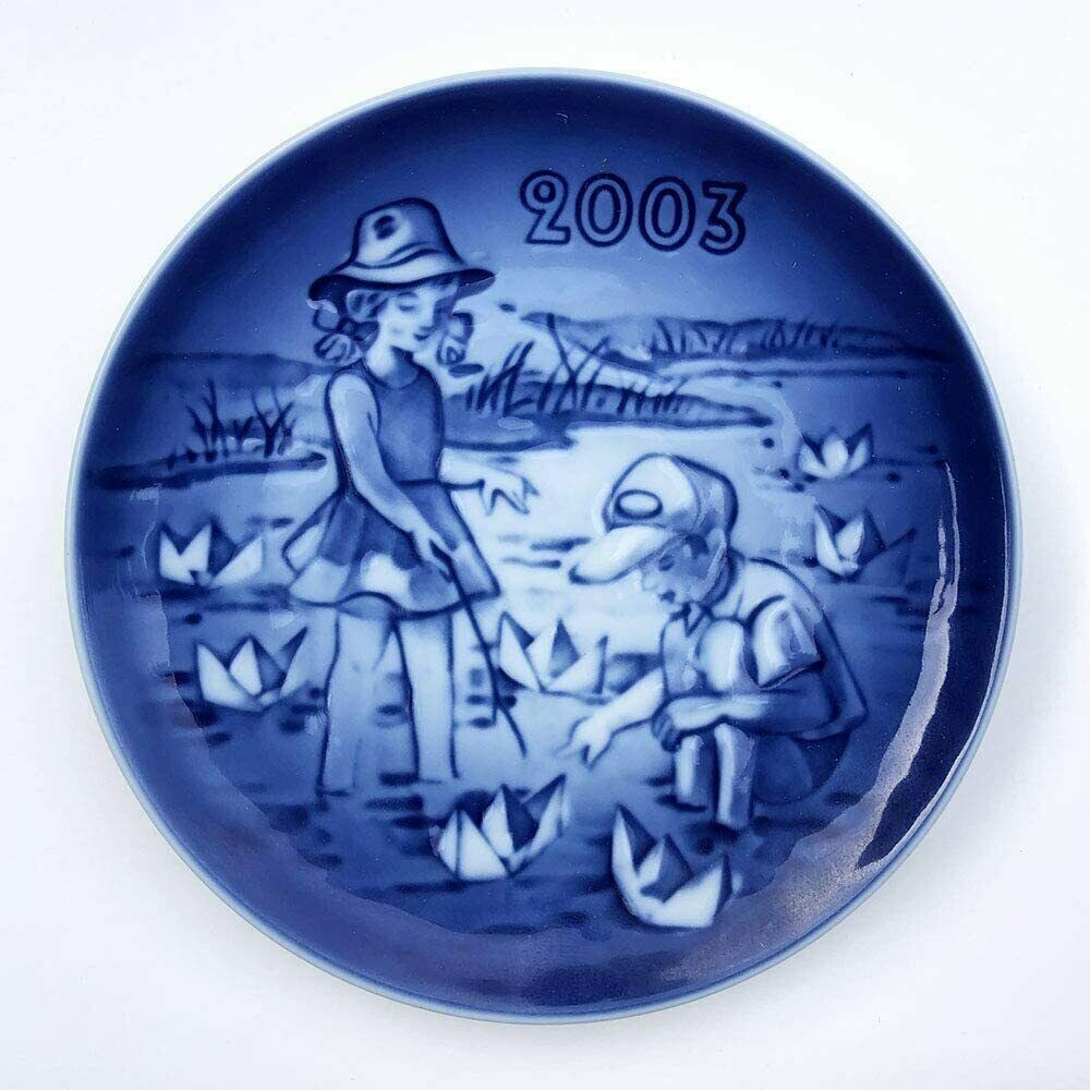 Royal Copenhagen / Bing & Grøndahl Royal Copenhagen / Bing & Grøndahl "Children's day plate" 2003