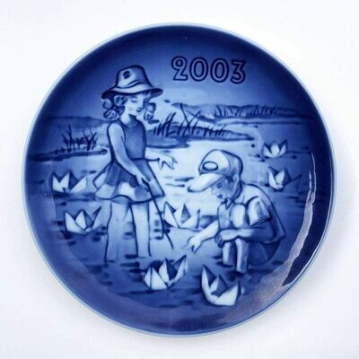 Royal Copenhagen / Bing & Grøndahl Royal Copenhagen / Bing & Grøndahl "Children's day plate" 2003