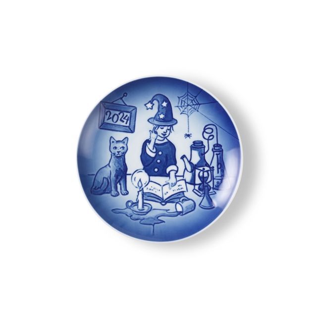 Royal Copenhagen - Bing & Grøndahl The Little Chemist | Children's Day Plate 2024 Royal Copenhagen - Bing & Grøndahl The Little Chemist | Children's Day Plate 2024