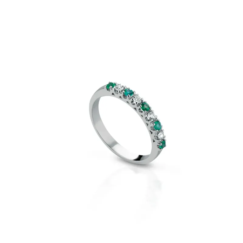 Clesi Gioielli | Anello Veretta in oro bianco 18 kt con smeraldi e diamanti