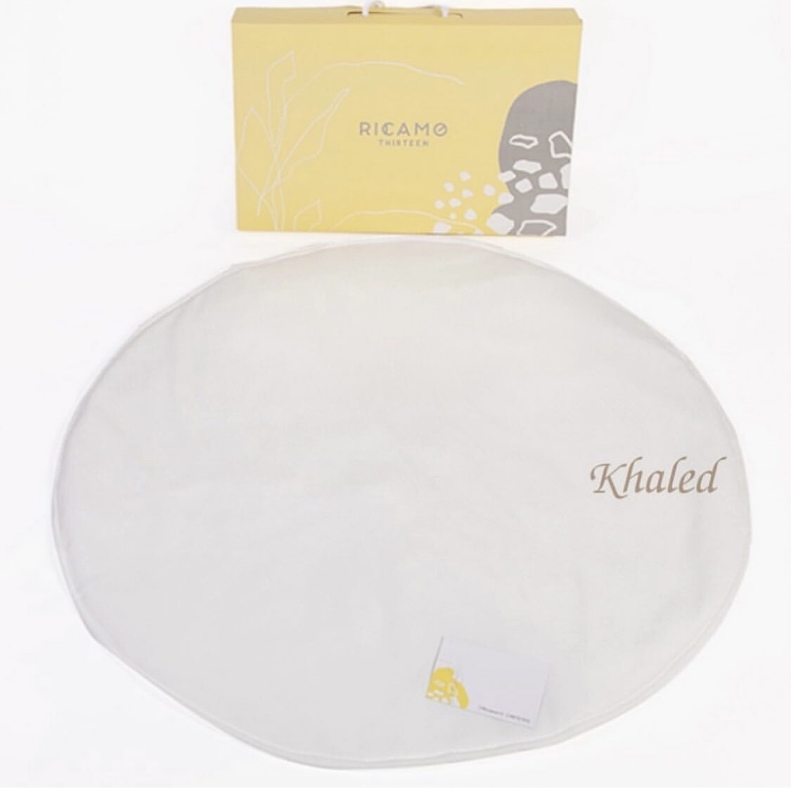 Round play mat boy