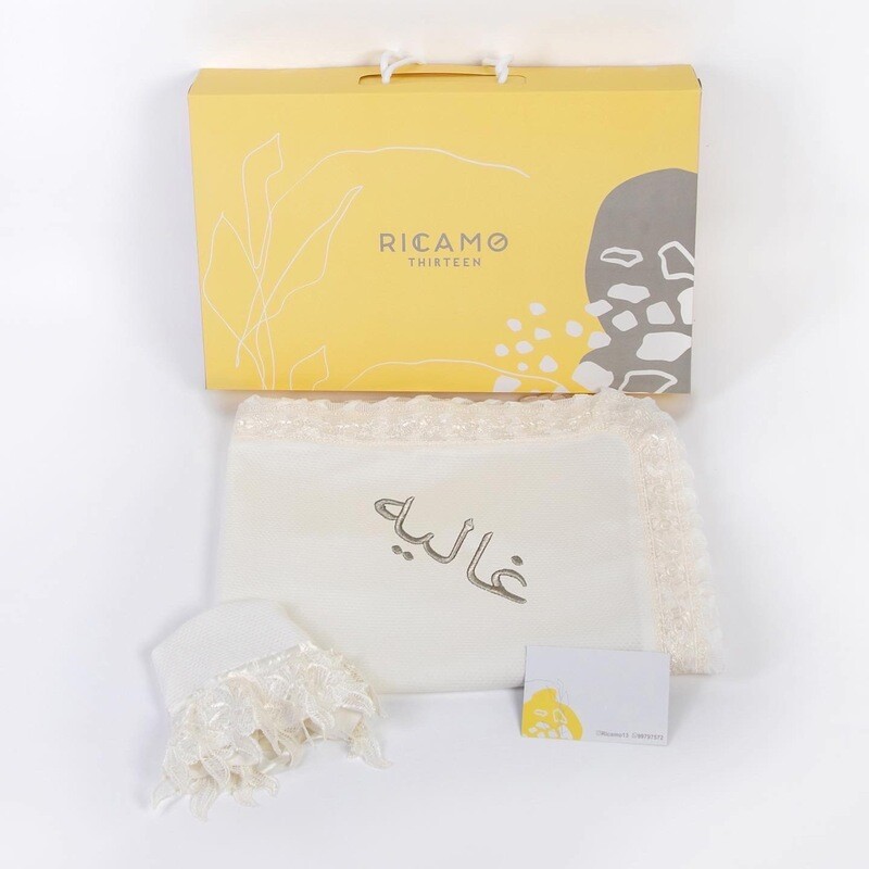 Danteel swaddle and cap