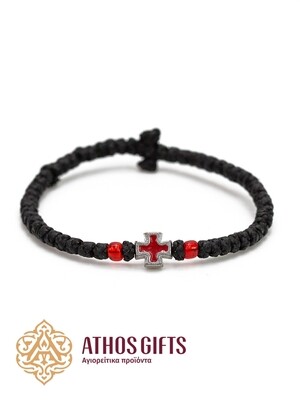 Плетена наруквица са крстом и црвеним перлицама