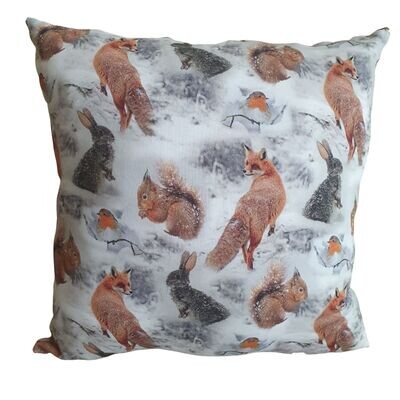 Kissen mit Motiv Waldtiere im Schnee French Terry