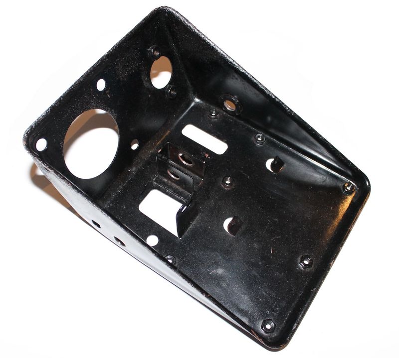 ORIGINALE METALL-PEDALBOX BREMSE/KUPPLUNG GEBRAUCHT TR5-6 ORIGINALE METALL-PEDALBOX BREMSE/KUPPLUNG GEBRAUCHT TR5-6