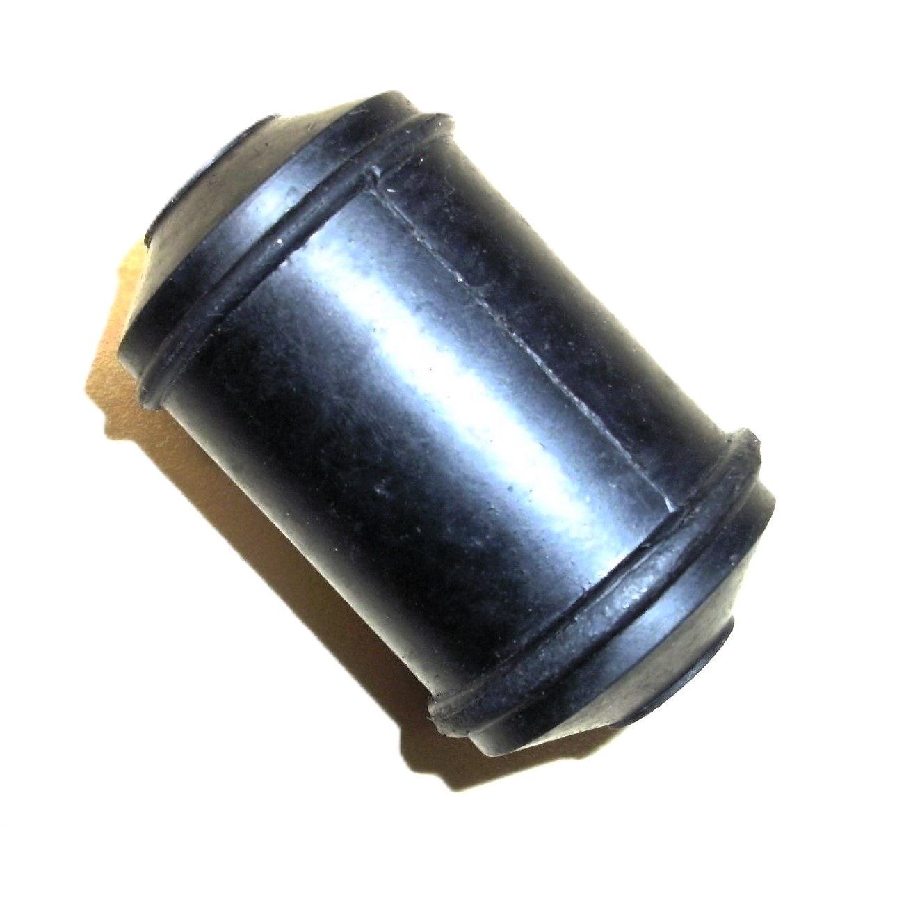 GUMMIBUCHSE SCHRÄGLENKER HINTERACHSE TR4A-6