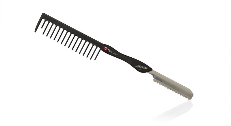 COMBLADE PETTINE-RASOIO UPGRADE UG112 PIU' KIT BARBER GORDON IN OMAGGIO CON 1 OLIO BARBA 1 CREMA BARBA AMMORBIDENTE 1 POMATA BARBA 1 CERA CAPELLI E 1 POMATA CAPELLI COMBLADE PETTINE-RASOIO UPGRADE UG112 PIU' KIT BARBER GORDON IN OMAGGIO CON 1 OLIO BARBA 1 CREMA BARBA AMMORBIDENTE 1 POMATA BARBA 1 CERA CAPELLI E 1 POMATA CAPELLI