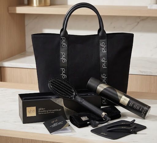 KIT GHD CON SPAZZOLA GHD GLIDE+ CON LACCA GHD PERFECT ENDING 400 ML PIU' BORSA GHD KIT GHD CON SPAZZOLA GHD GLIDE+ CON LACCA GHD PERFECT ENDING 400 ML PIU' BORSA GHD