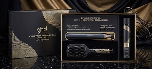 KIT GHD CON PIASTRA GHD CHRONOS NERA + SPAZZOLA ELETTRICA GHD GLIDE MAX IN OMAGGIO LACCA GHD PERFECT ENDING KIT GHD CON PIASTRA GHD CHRONOS NERA + SPAZZOLA ELETTRICA GHD GLIDE MAX IN OMAGGIO LACCA GHD PERFECT ENDING
