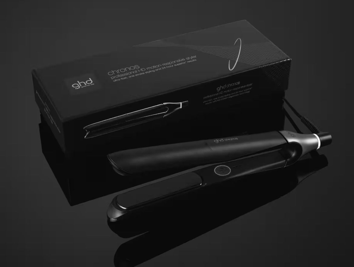 PIASTRA GHD CHRONOS NERA PIU' PHON RETRO' EXCELSA CRYSTAL COLLAGENE IN OMAGGIO TERMOPROTETTORE GHD PIU' POCHETTE GHD PIASTRA GHD CHRONOS NERA PIU' PHON RETRO' EXCELSA CRYSTAL COLLAGENE IN OMAGGIO TERMOPROTETTORE GHD PIU' POCHETTE GHD