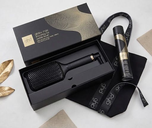 KIT GHD CON SPAZZOLA GHD GLIDE MAX PIU' LACCA GHD PIU' BORSA GHD KIT GHD CON SPAZZOLA GHD GLIDE MAX PIU' LACCA GHD PIU' BORSA GHD