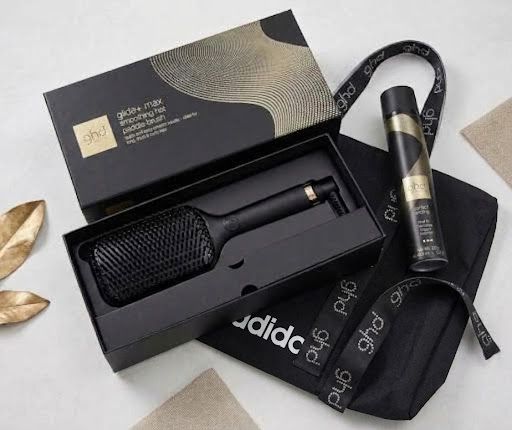 KIT GHD CON SPAZZOLA ELETTRICA GHD GLIDE MAX PIU' LACCA GHD PIU' BORSA ADIDAS KIT GHD CON SPAZZOLA ELETTRICA GHD GLIDE MAX PIU' LACCA GHD PIU' BORSA ADIDAS