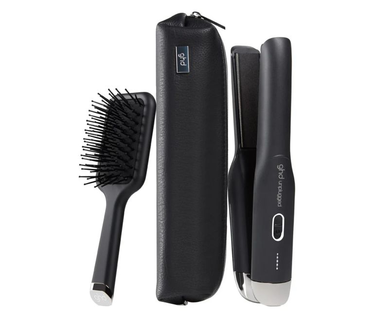 PIASTRA GHD UNPLUGGED SENZA FILI NERA GIFT SET CON POCHETTE GHD E SPAZZOLA PIASTRA GHD UNPLUGGED SENZA FILI NERA GIFT SET CON POCHETTE GHD E SPAZZOLA