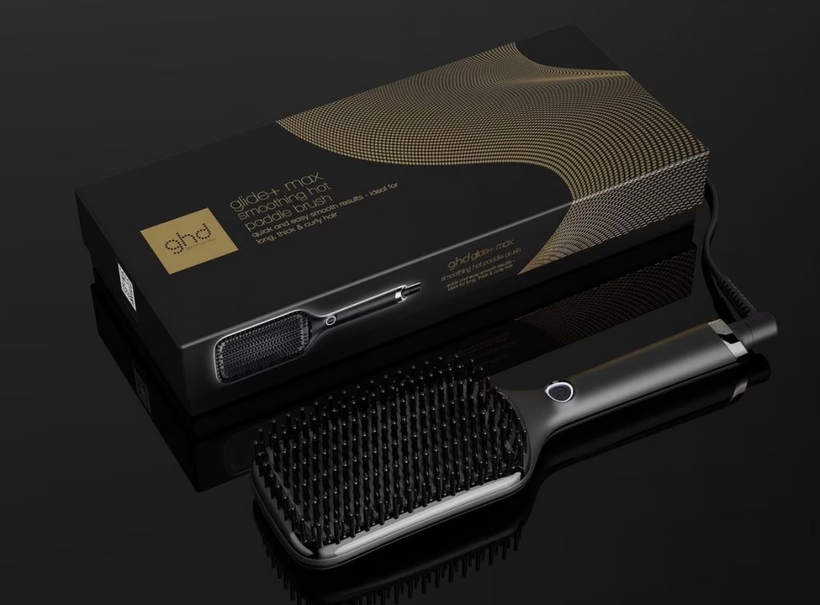 SPAZZOLA GHD GLIDE MAX + KIT MARE WELLA SHAMPOO 300 ML CONDITIONER 200 ML E SPRAY MARE 150 ML IN REGALO BORSA GHD