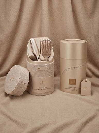PIASTRA GHD DUET STYLE CASHMERE CON BAULETTO E SPAZZOLA PADDLE BRUSH 2026 PIASTRA GHD DUET STYLE CASHMERE CON BAULETTO E SPAZZOLA PADDLE BRUSH 2026
