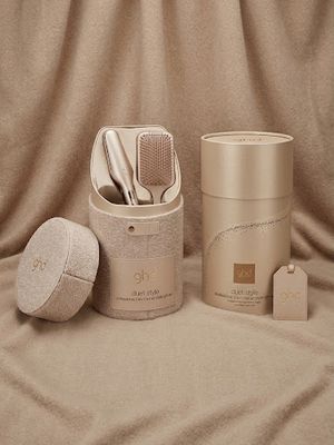 PIASTRA GHD DUET STYLE CASHMERE CON BAULETTO E SPAZZOLA PADDLE BRUSH 2026 PIASTRA GHD DUET STYLE CASHMERE CON BAULETTO E SPAZZOLA PADDLE BRUSH 2026