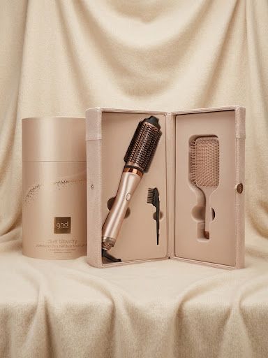 SPAZZOLA GHD DUET BLOWDRY CASHMERE CON SPAZZOLA PADDLE BRUSH E BAULETTO 2026 SPAZZOLA GHD DUET BLOWDRY CASHMERE CON SPAZZOLA PADDLE BRUSH E BAULETTO 2026