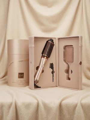 SPAZZOLA GHD DUET BLOWDRY CASHMERE CON SPAZZOLA PADDLE BRUSH E BAULETTO 2026 SPAZZOLA GHD DUET BLOWDRY CASHMERE CON SPAZZOLA PADDLE BRUSH E BAULETTO 2026