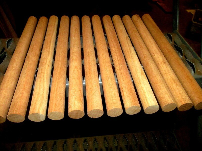 12 PIECES CHERRY DOWELS 12&quot; X 15/16&quot;