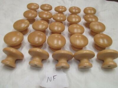 25 MAPLE FINISHED KNOBS / PULLS NF