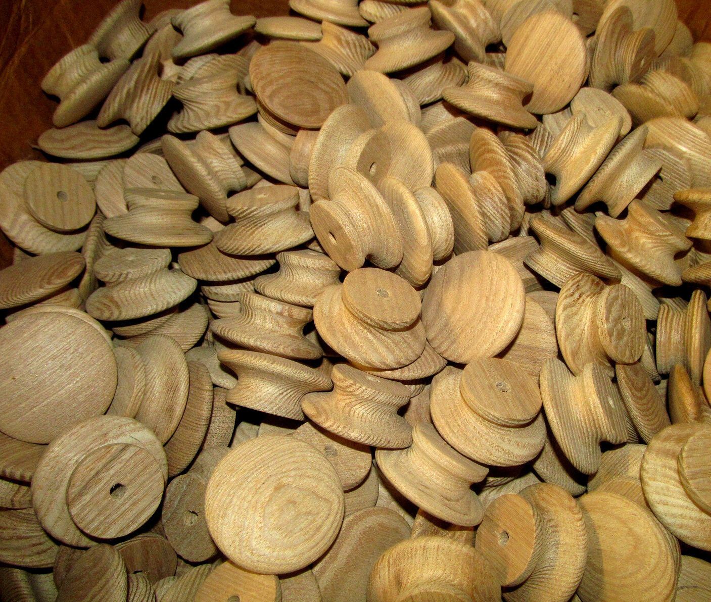 25 ASH UNFINISHED KNOBS / PULLS H