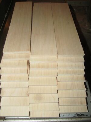 FOUR (4) PIECES THIN, KILN DRIED, SANDED MAPLE 12&quot; X 8&quot; X 1/8&quot; LUMBER WOOD