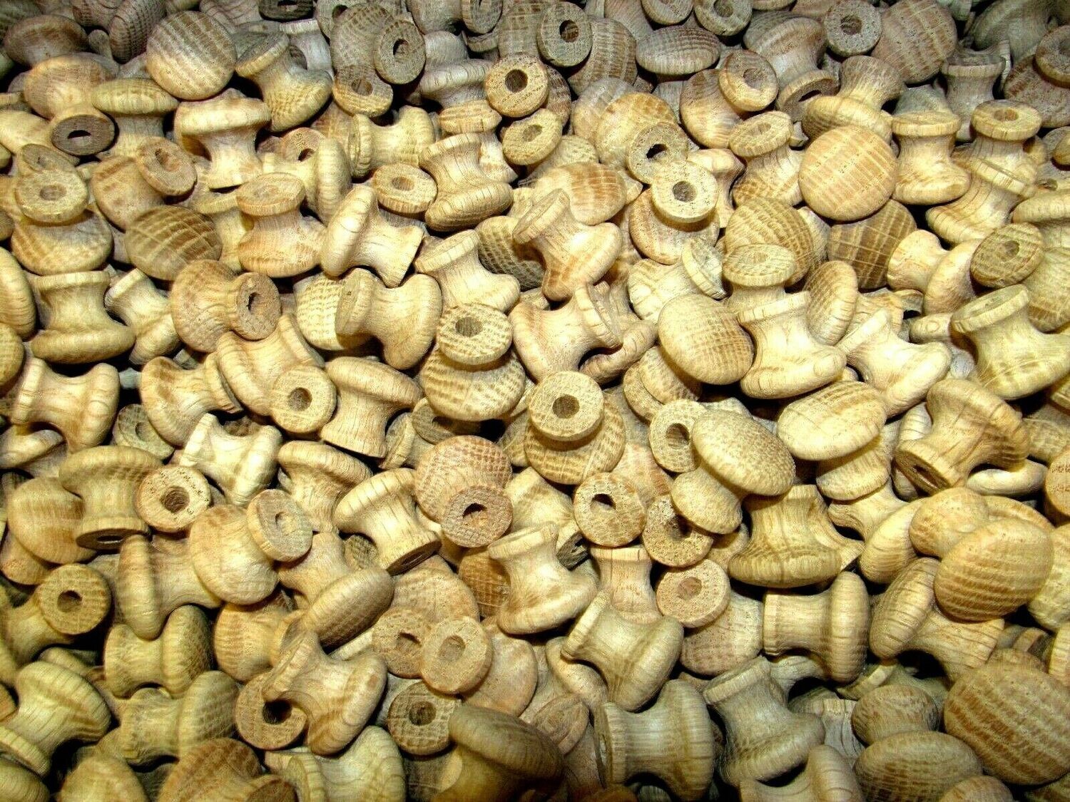 20 PIECES NEW UNFINISHED OAK 3/4&quot; x 5/8 &quot; ROUND WOOD CABINET KNOBS / PULLS K99