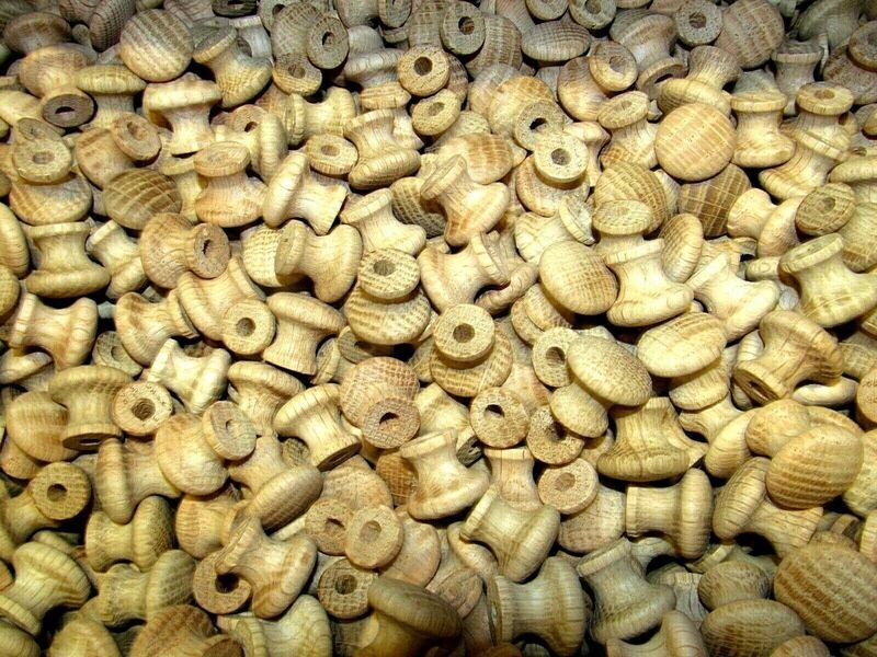 20 PIECES NEW UNFINISHED OAK 3/4&quot; x 5/8 &quot; ROUND WOOD CABINET KNOBS / PULLS K99