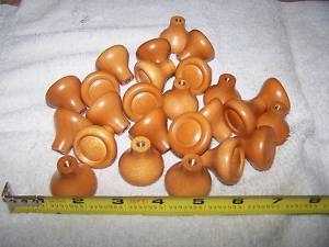 25 MAPLE FINISHED KNOBS / PULLS B