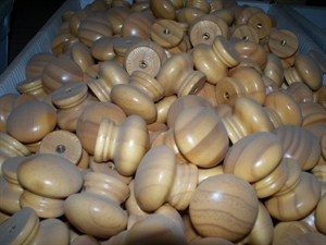 25 PINE FINISHED KNOBS / PULLS G