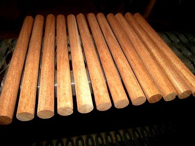 12 PIECES KILN DRIED AFRICAN MAHOGANY DOWELS 12&quot; X 15/16&quot;