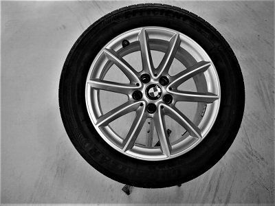 SET of 4 GOOD YEAR EFFICIENT 17inc SUMMER TYRES and BMW ALLOY WHEELS
