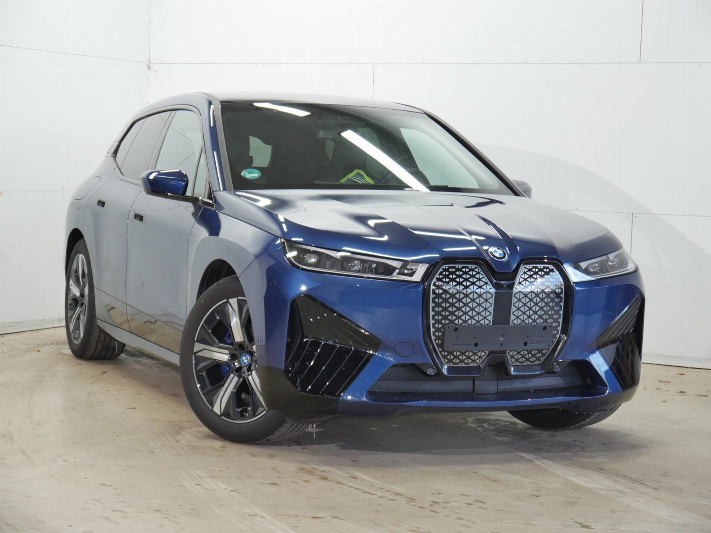 BMW iX xDrive 50 PHYTONIC-BLUE METALLIC (LHD) 05/2024