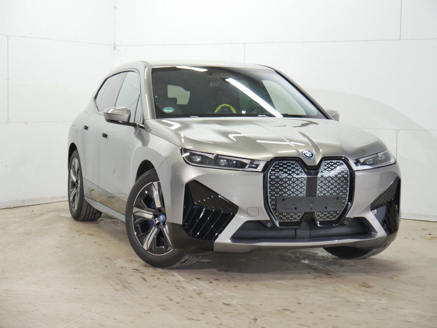 BMW iX xDrive 40 OXIDE-GREY METALLIC (LHD) 01/2024