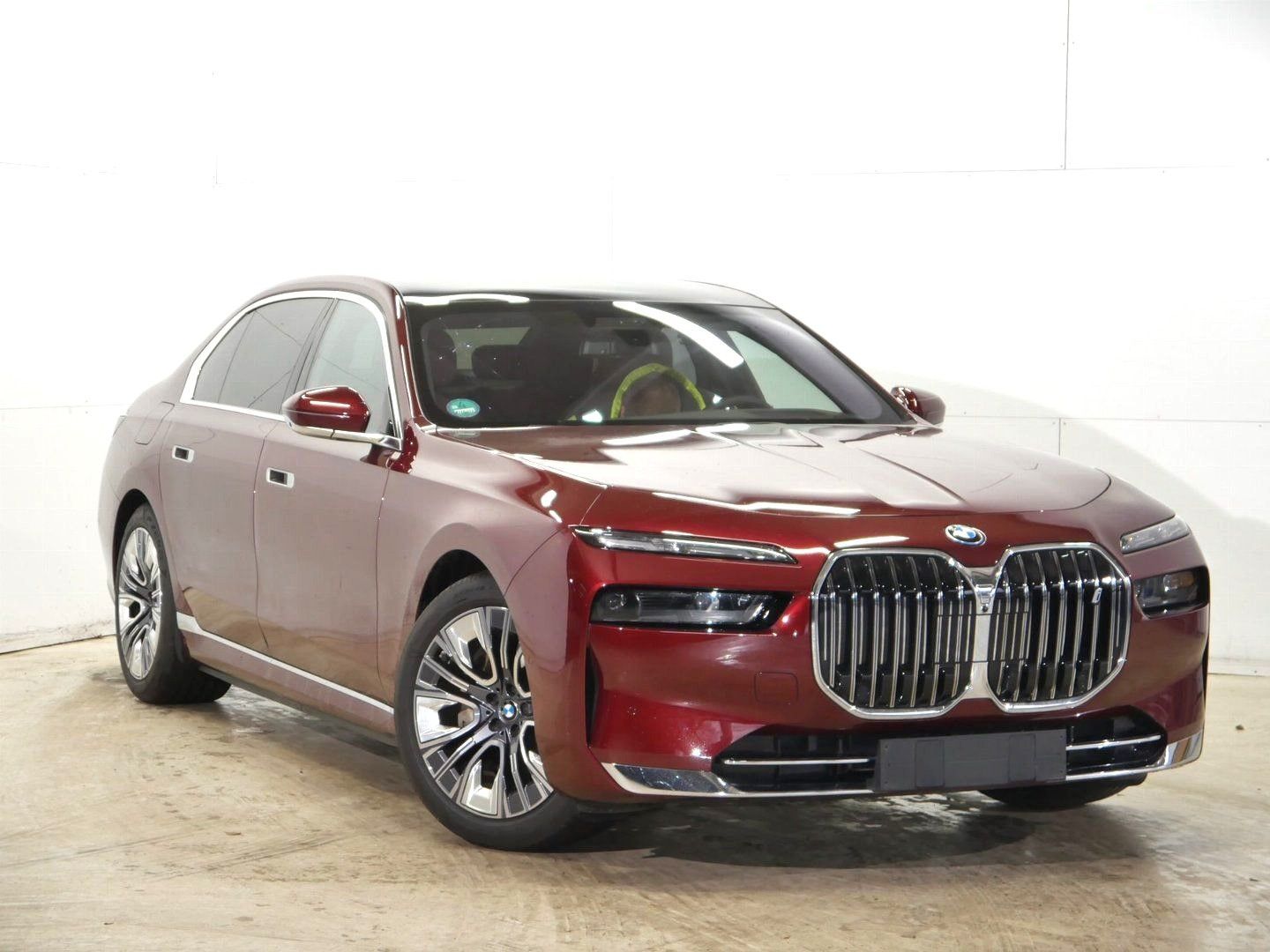 BMW i7 60 xDrive eDrive AVENTURINE RED METALLIC (LHD) 09/2022