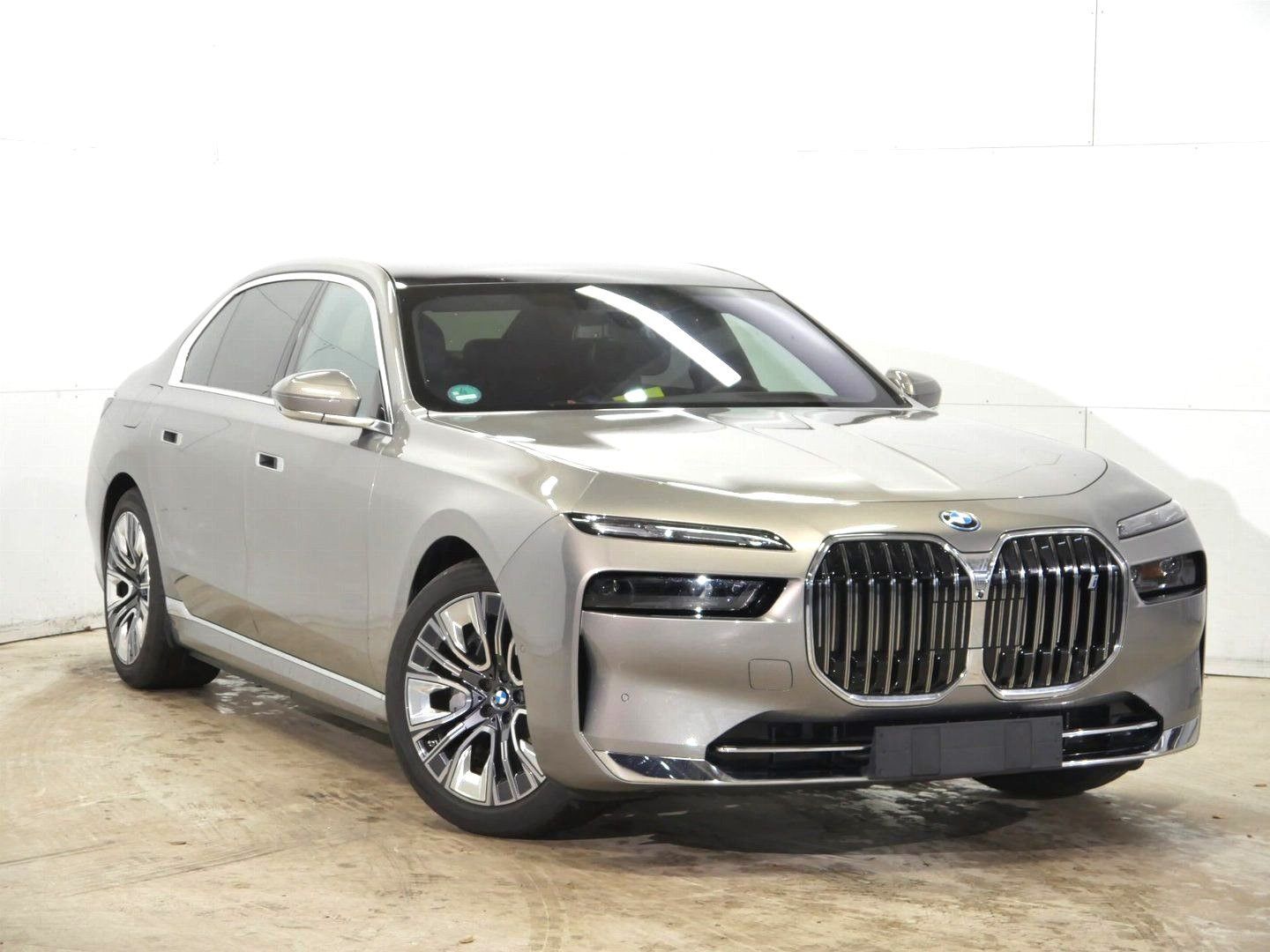 BMW i7 60 xDrive eDrive OXID GREY METALLIC (LHD) 11/2022