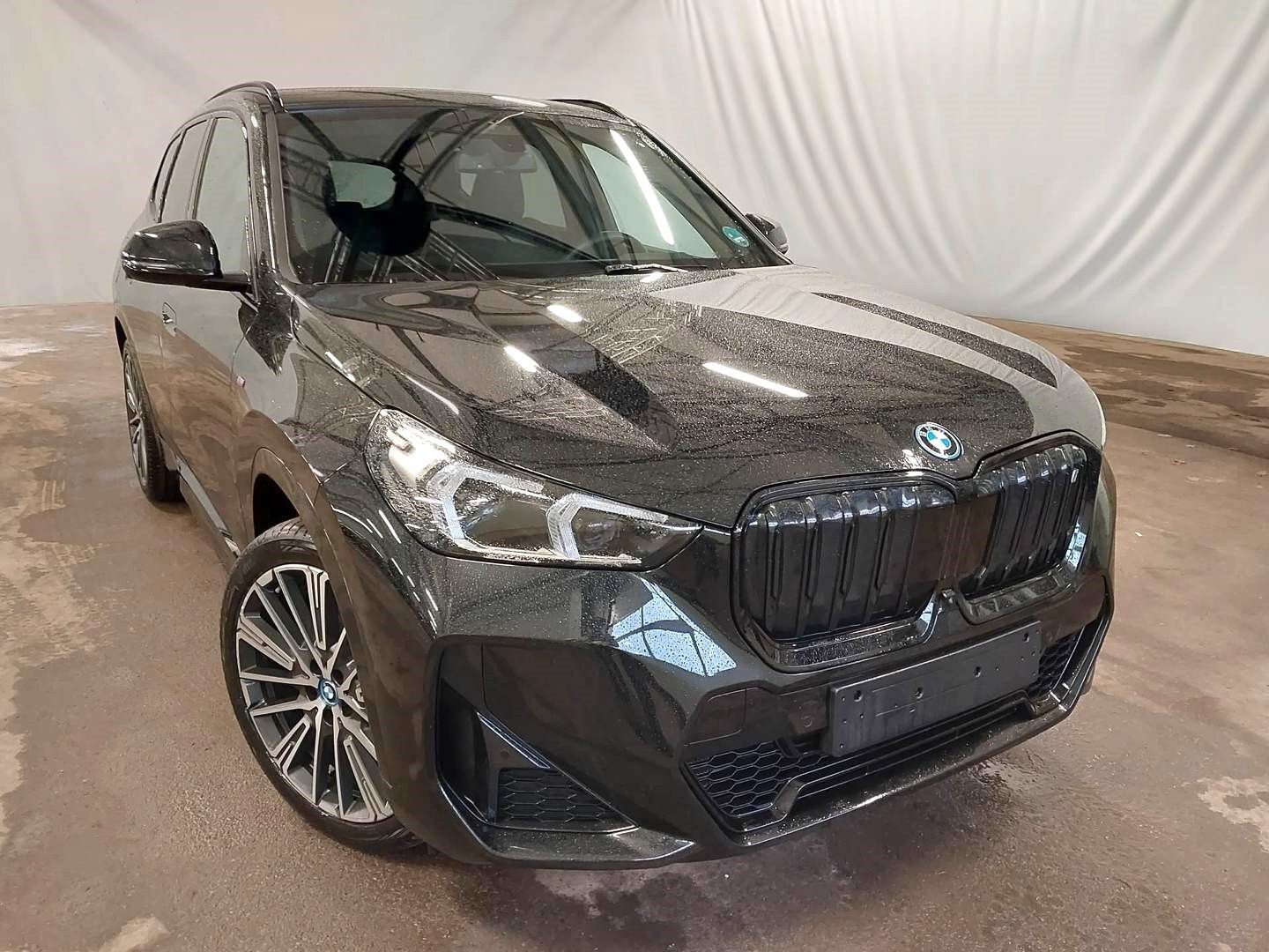 BMW iX1 xDrive 30 SAPPHIRE BLACK METALLIC (LHD) 07/2023