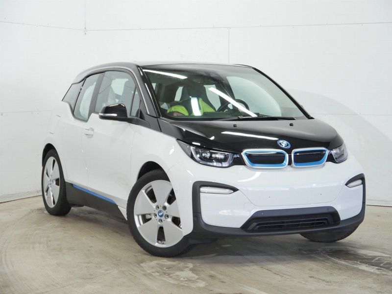 BMW i3 eDrive 120Ah CAPPARIS WHITE and BLUE (LHD) 02/2020 BMW i3 eDrive 120Ah CAPPARIS WHITE and BLUE (LHD) 02/2020