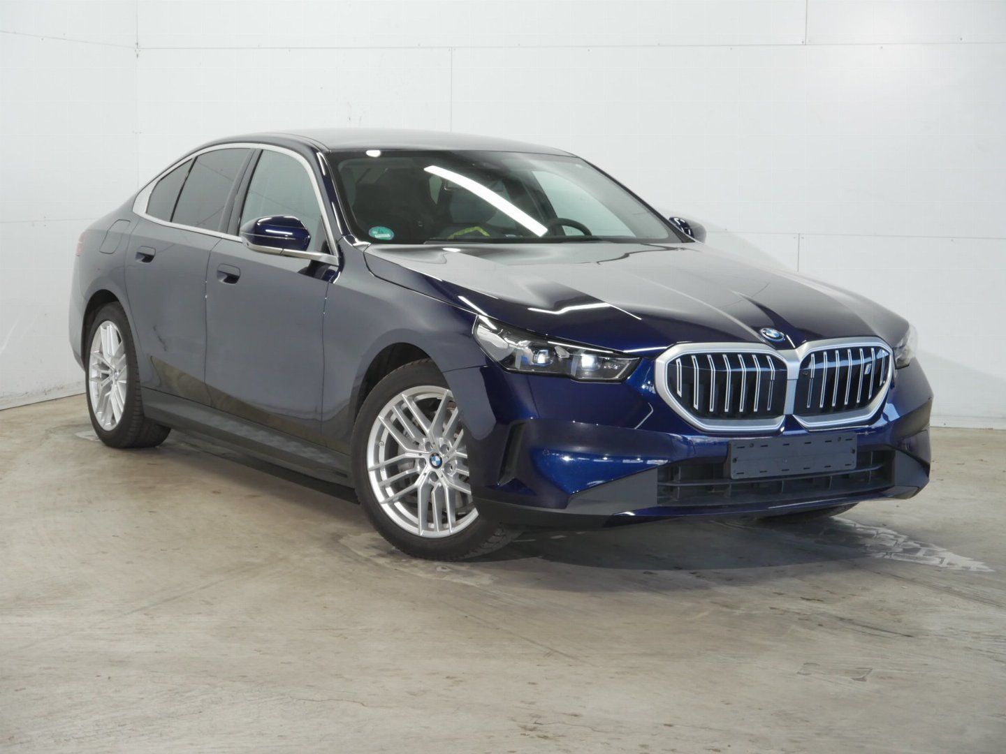 BMW i5 eDrive TANSANITE BLUE METALLIC (LHD) 01/2024