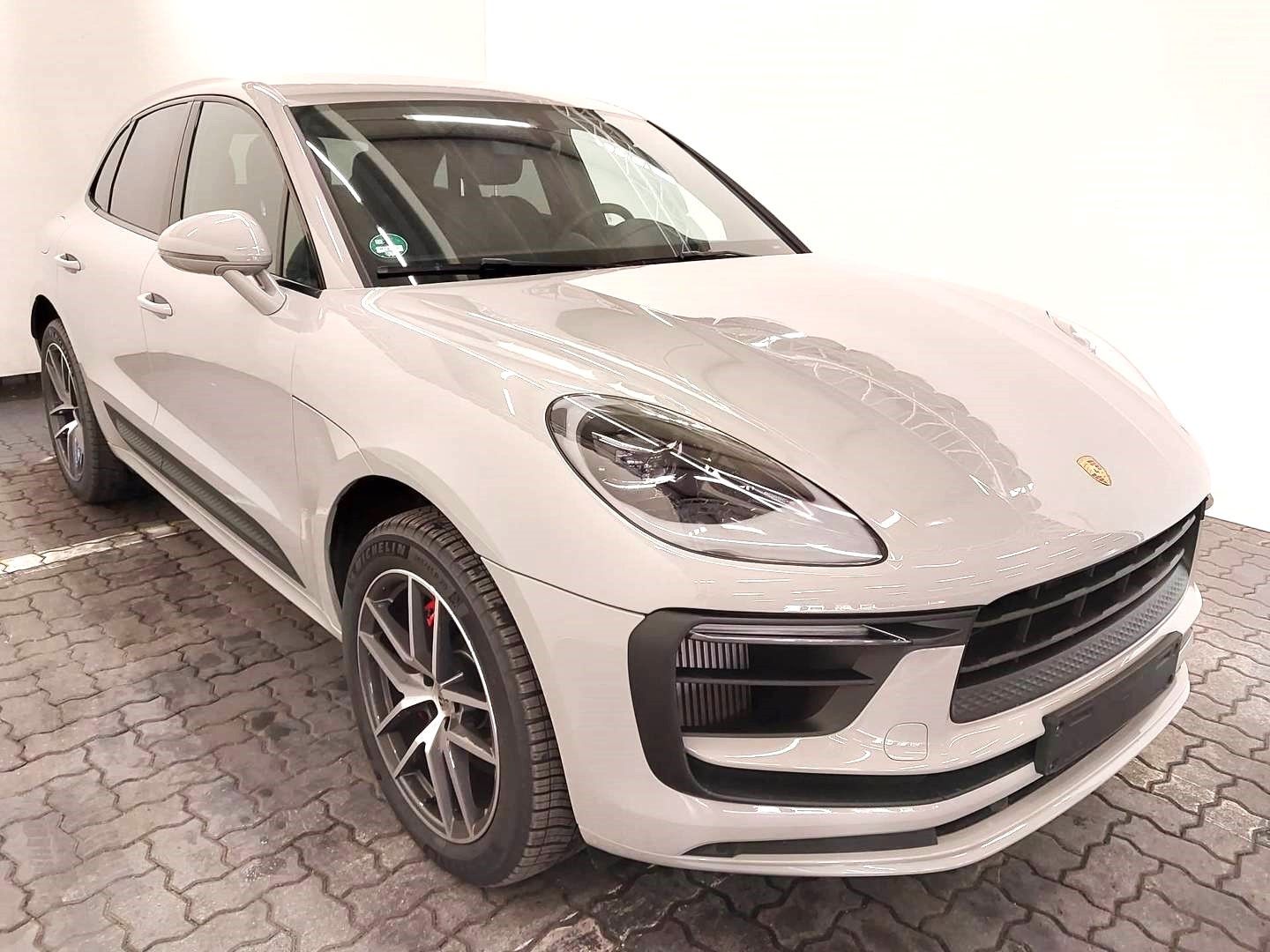 PORSCHE MACAN S PDK VOLCANO GREY METALLIC 10/2019 (LHD)
