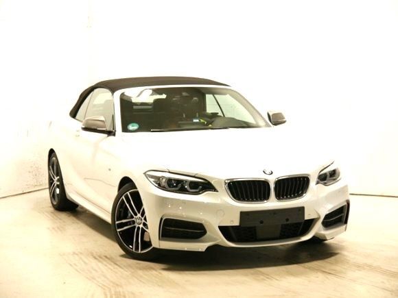 BMW M 240i CONVERTIBLE MINERAL WHITE METALLIC (LHD) Used 01/2019