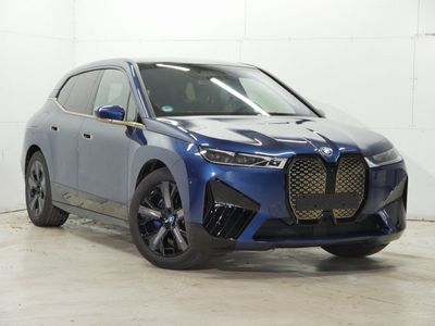BMW iX xDrive 40 PHYTONIC-BLUE METALLIC (LHD) 02/2024