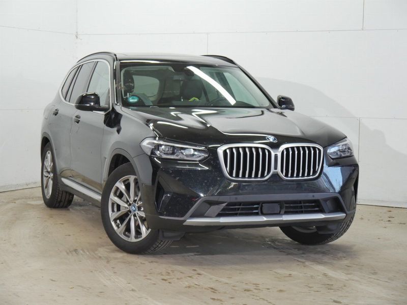 BMW X3 xDrive 30e BLACK SAPPHIRE METALLIC (LHD) 09/2023