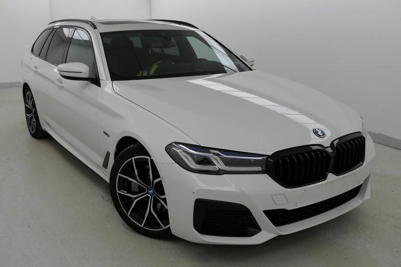 BMW 530e xDrive TOURING ALPINE WHITE (LHD) 04/2024
