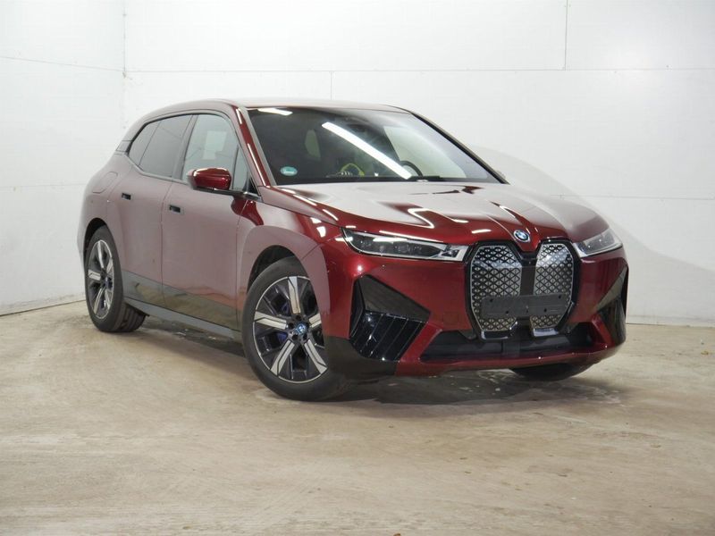 BMW iX xDrive 40 AVENTURINO RED METALLIC (LHD) 06/2024