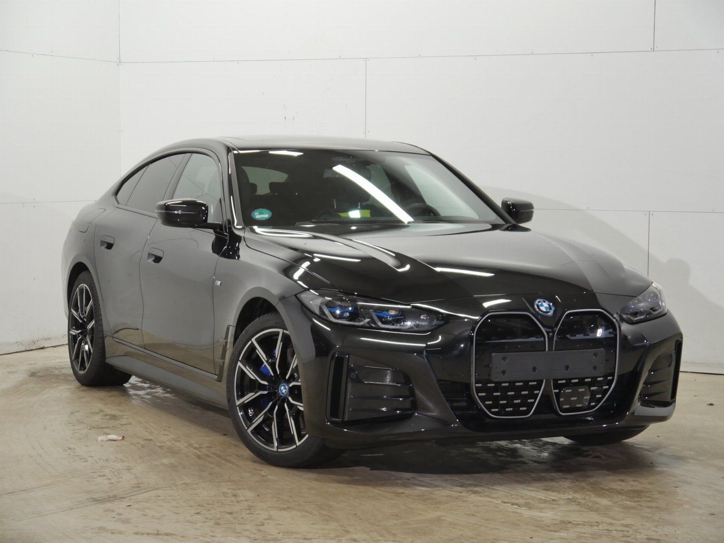 BMW i4 eDrive 40 BLACK SAPPHIRE METALLIC (LHD) 06/2023