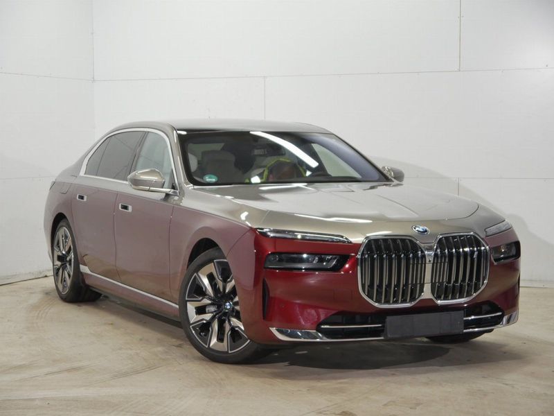 BMW i7 60 xDrive eDrive AVENTURINE RED - OXIDE GREY METALLIC (LHD) 11/2022